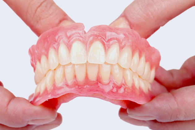Greitas ir efektyvus dantų implantavimas