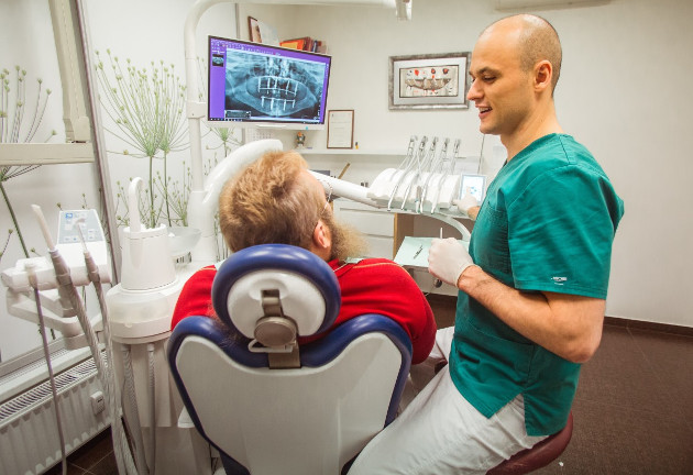Dantų implantai – sveiki dantys ir balta šypsena 