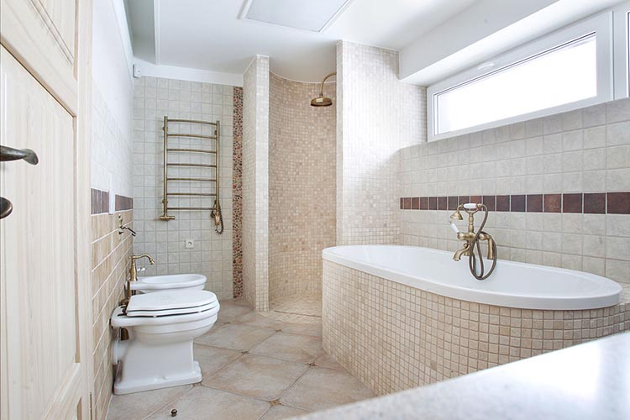 Kaip pasirinkti rankšluosčių džiovintuvą - gyvatuką vonios kambariui?