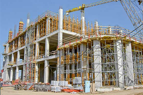 Aukštos monolitinės konstrukcijos lengvai betonuojamos naudojant PERI atramines sistemas