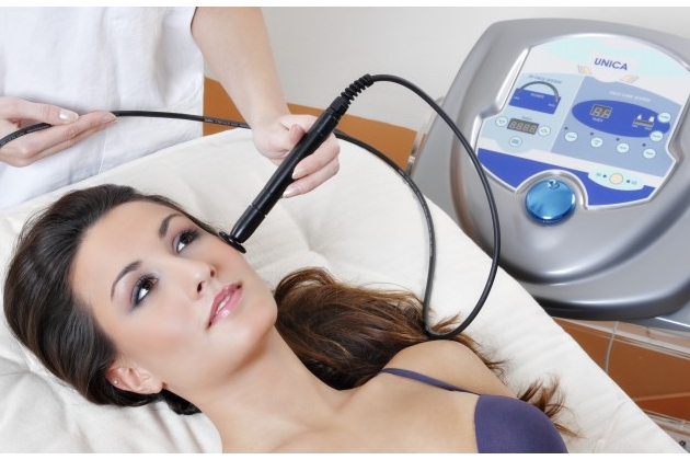 Veido odos patempimas UNICA aparatu, apjungiančiu ultragarso ir elektromagnetinę terapiją