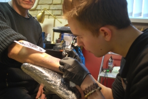 Tatuiruočių studija MODUS kviečia nemokamai mokytis tatuiruočių meno